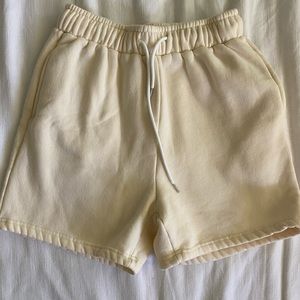 Vrg Grl Shorts - size m/l